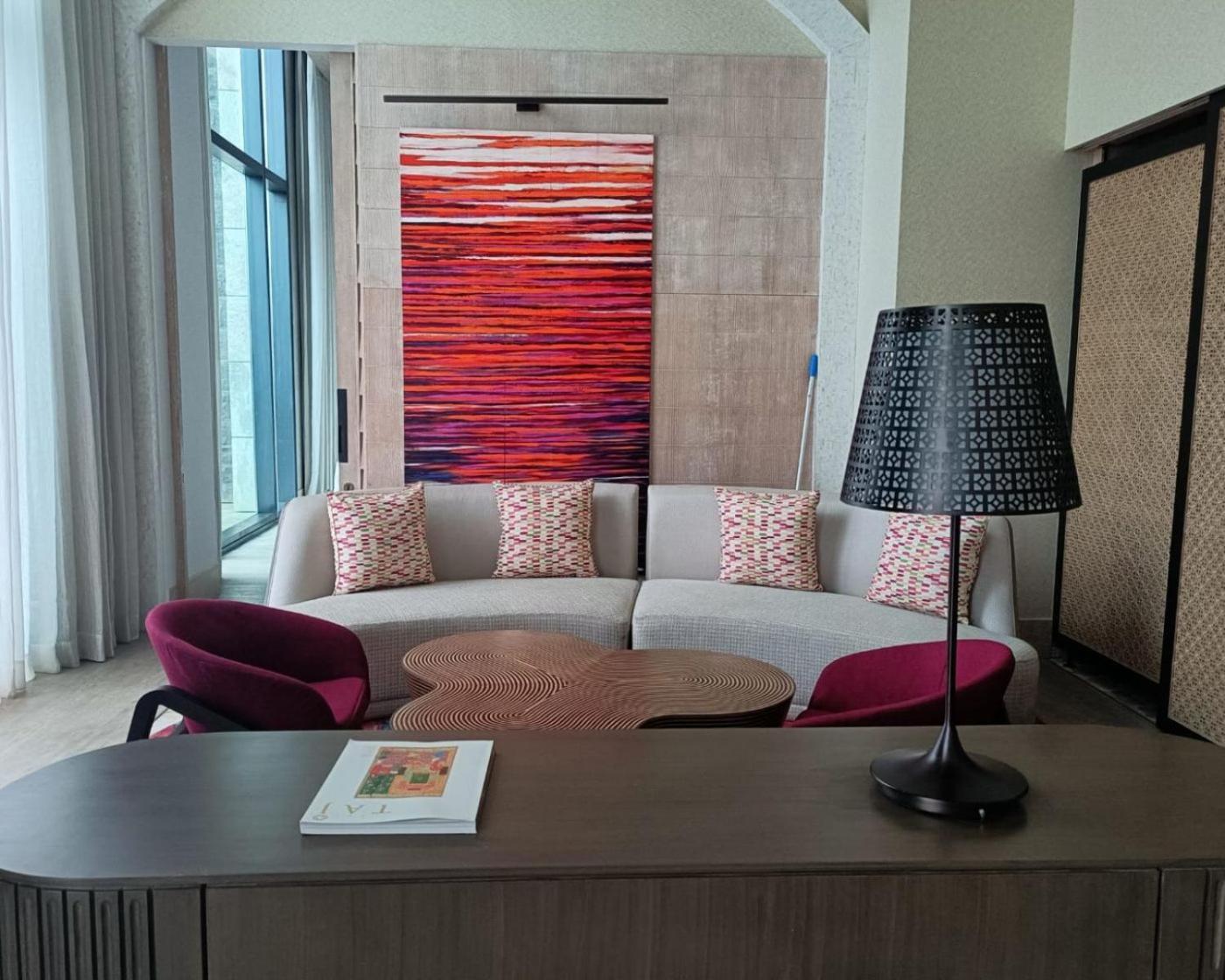 Taj Cidade De Goa Horizon, Goa ปณชี ภายนอก รูปภาพ A living room at the hotel